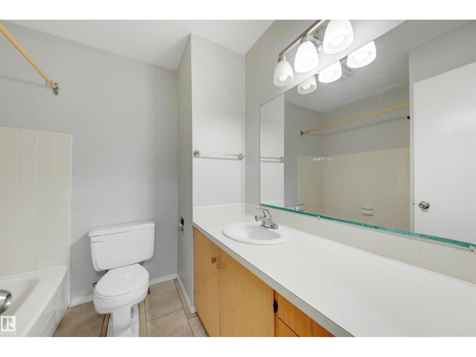 12080 25 Av Nw Property Photo 19