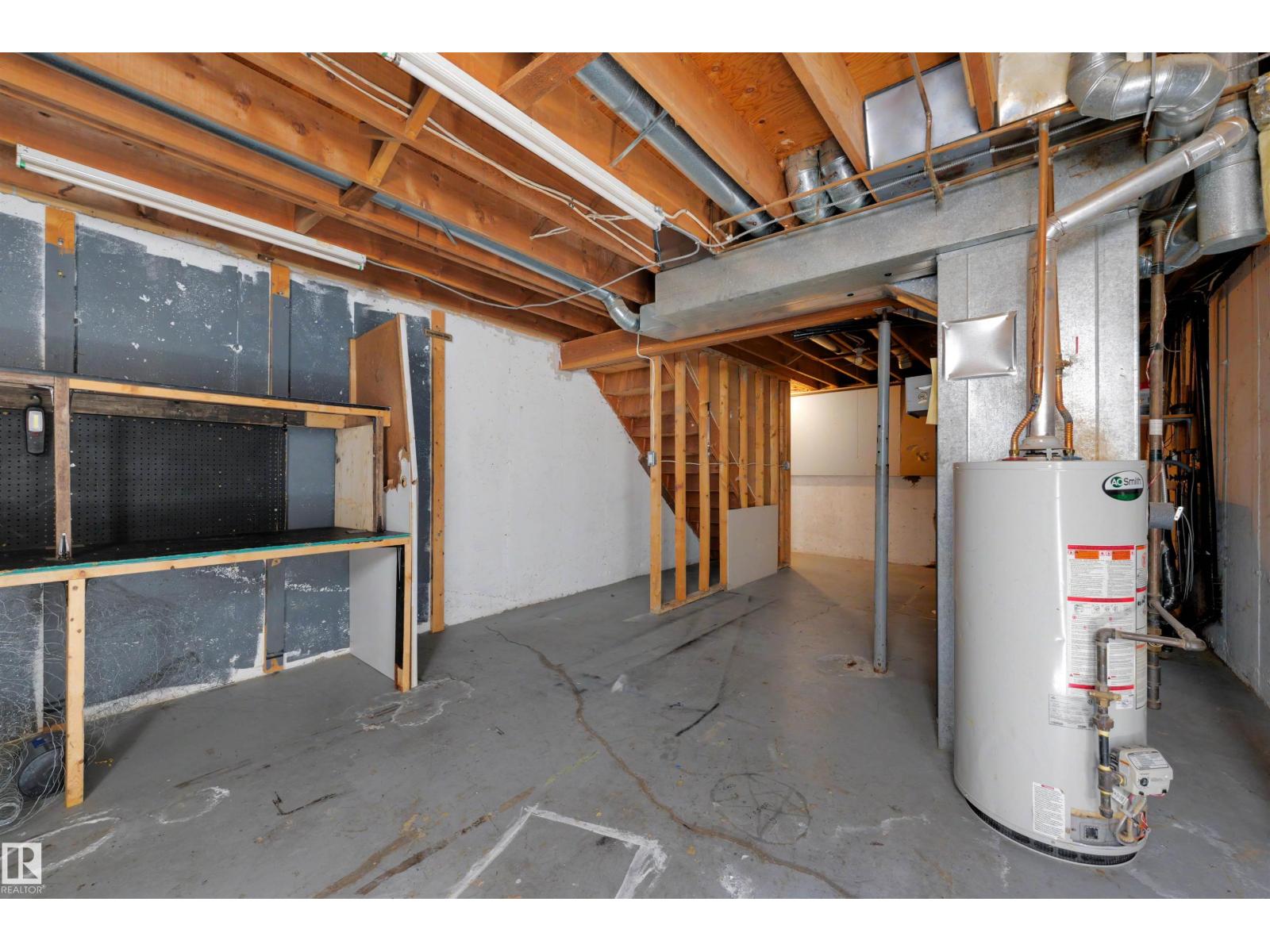 12080 25 Av Nw Property Photo 24
