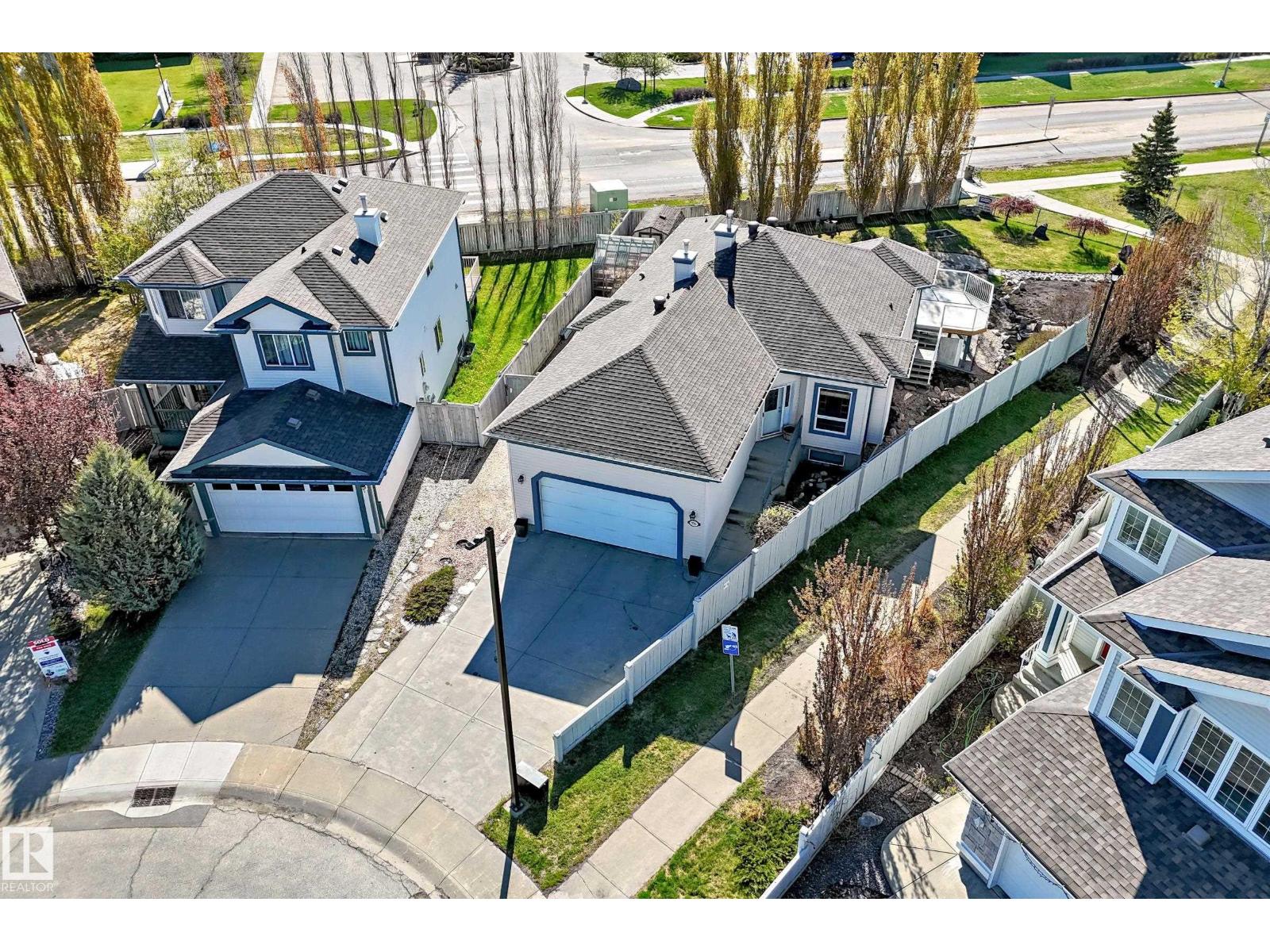 576 GLENWRIGHT CR NW