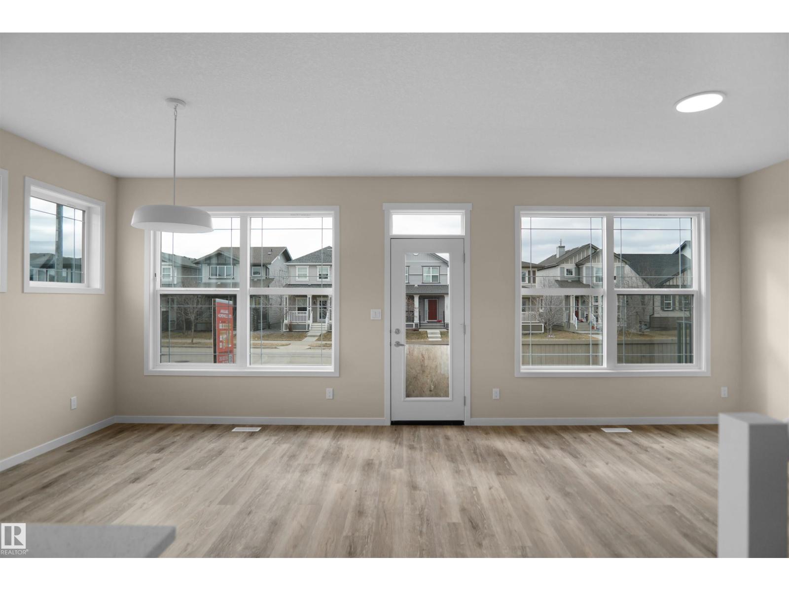22915 95 Av Nw Property Photo 7