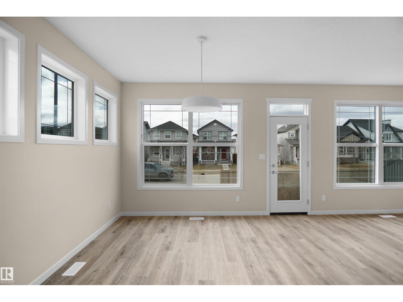 22915 95 Av Nw Property Photo 8
