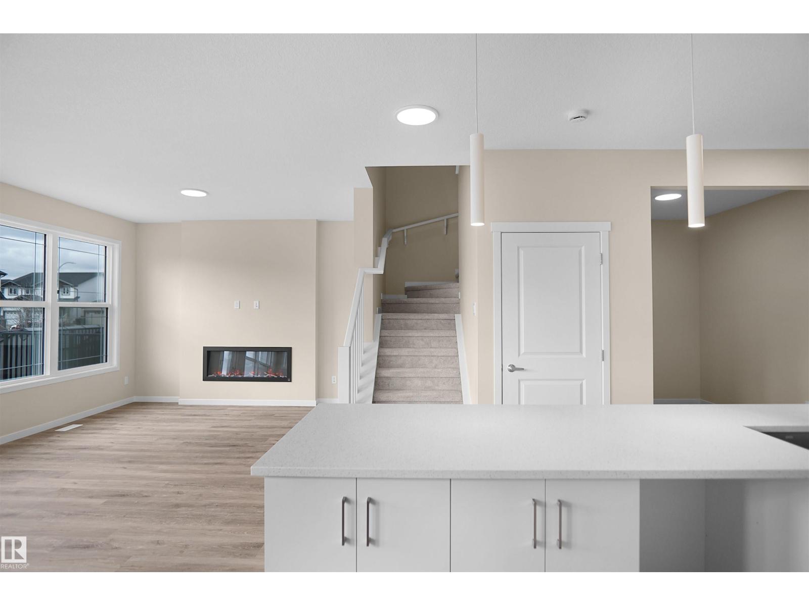 22915 95 Av Nw Property Photo 18