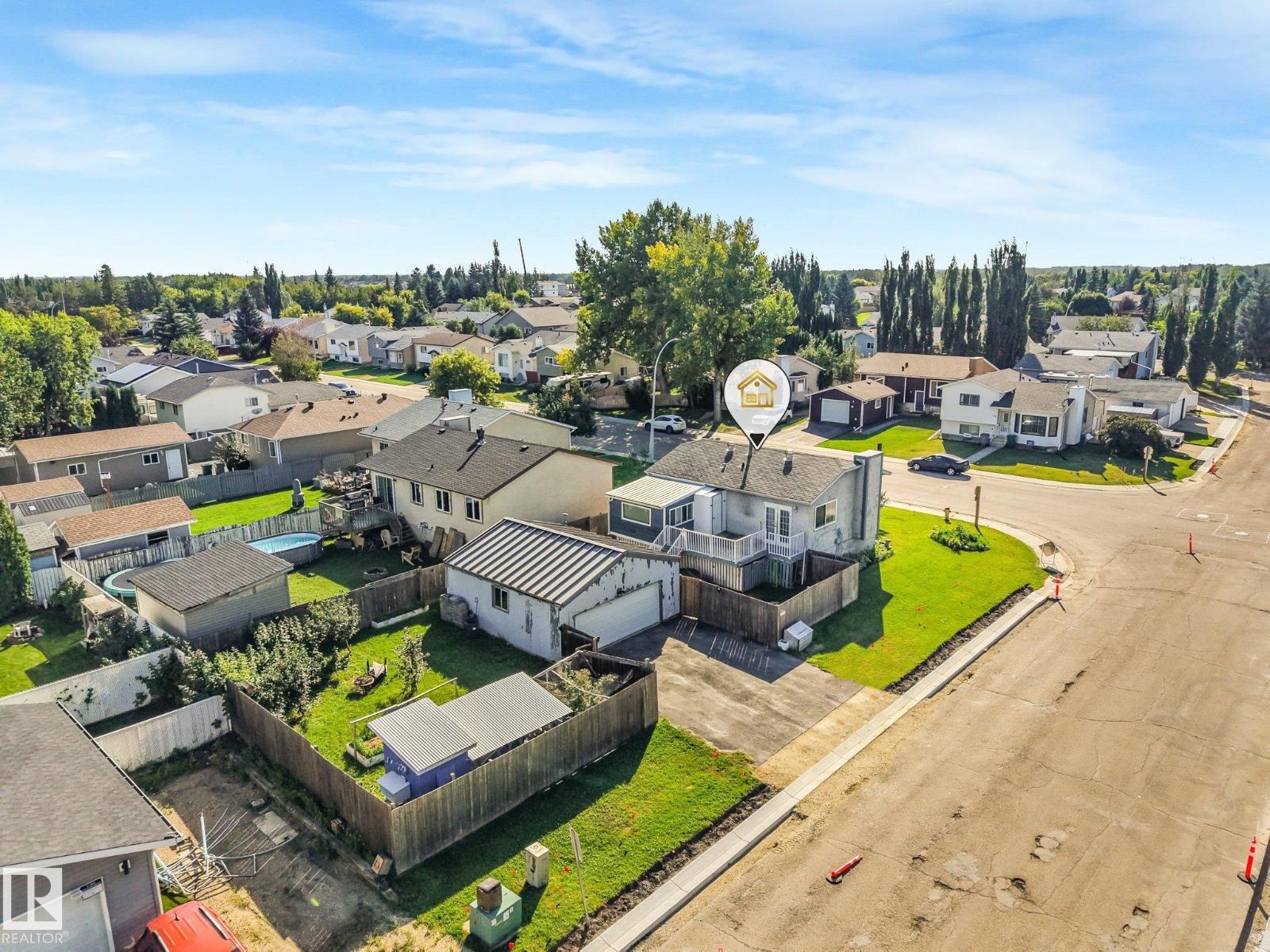 5117 52 St Property Photo 1