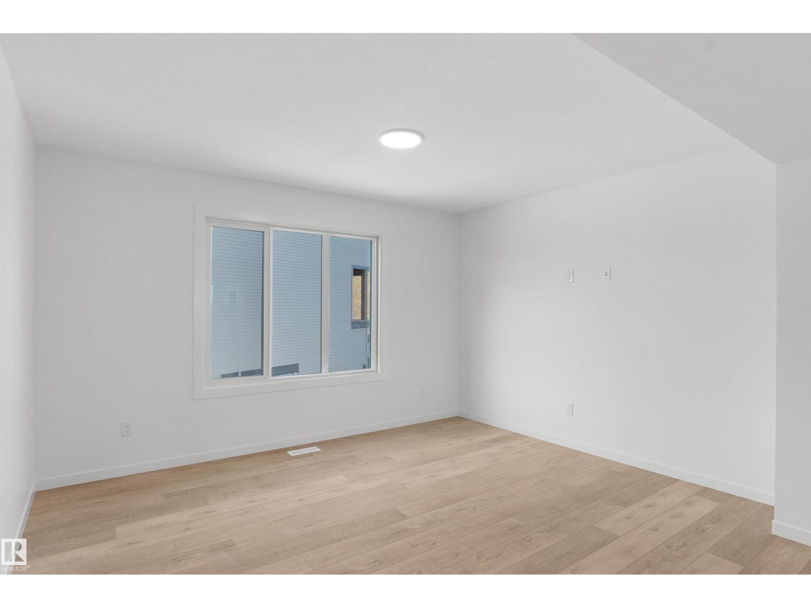 #4 150 Cashman Cr Sw Property Photo 6
