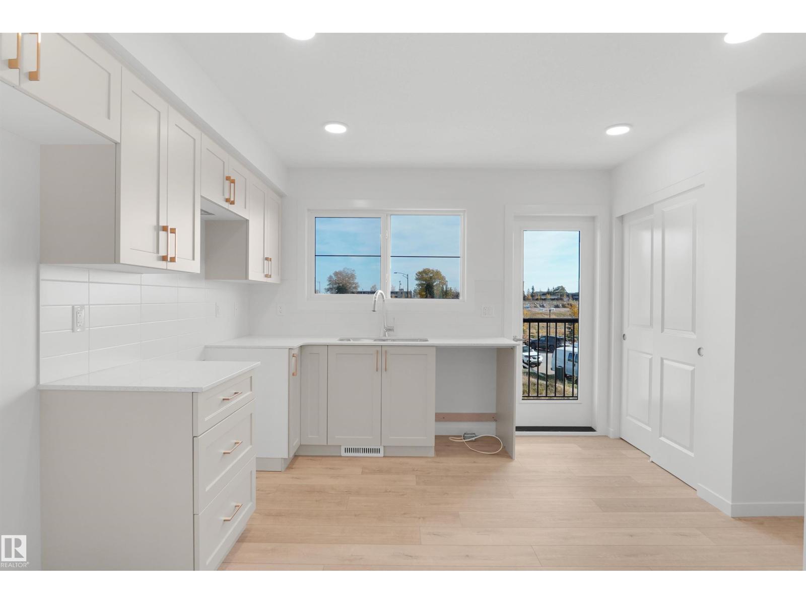 #4 150 Cashman Cr Sw Property Photo 11
