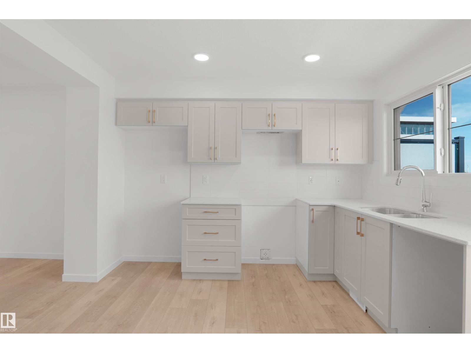 #4 150 Cashman Cr Sw Property Photo 13