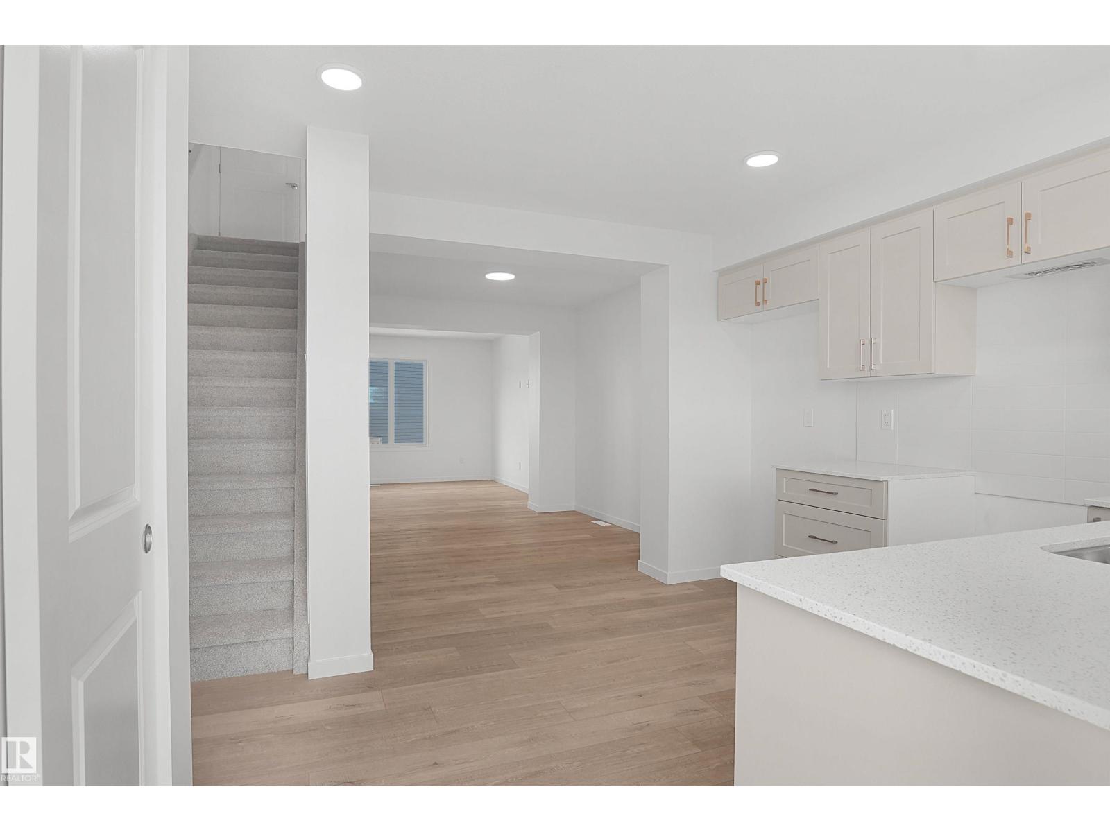 #4 150 Cashman Cr Sw Property Photo 14