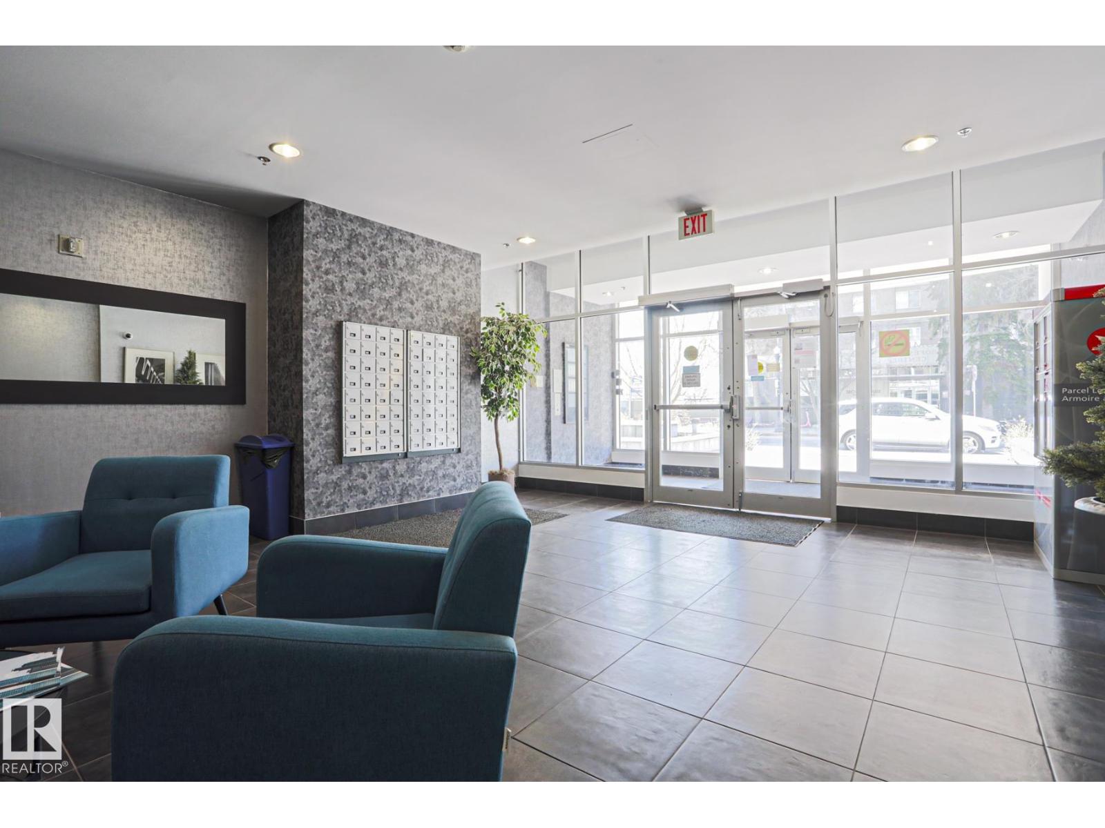 #1004 10504 99 Av Nw Property Photo 3