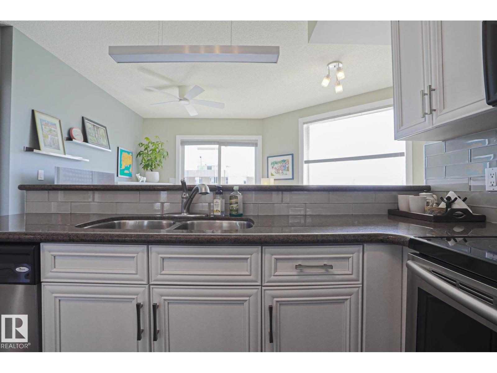 #1004 10504 99 Av Nw Property Photo 11