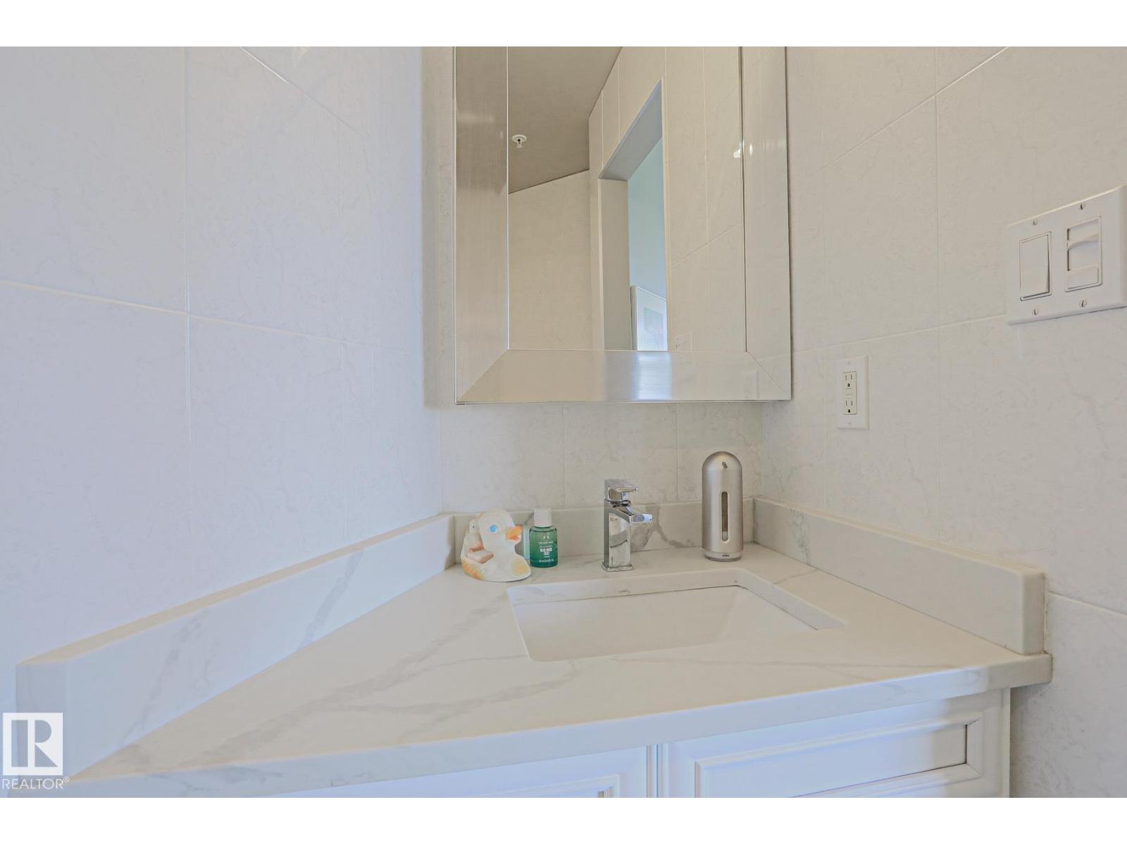 #1004 10504 99 Av Nw Property Photo 23