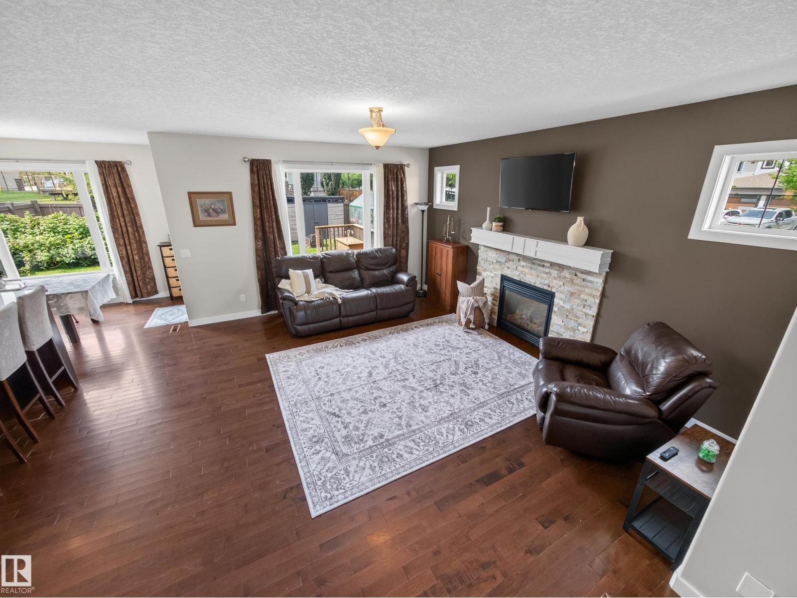5718 42 St Property Photo 10