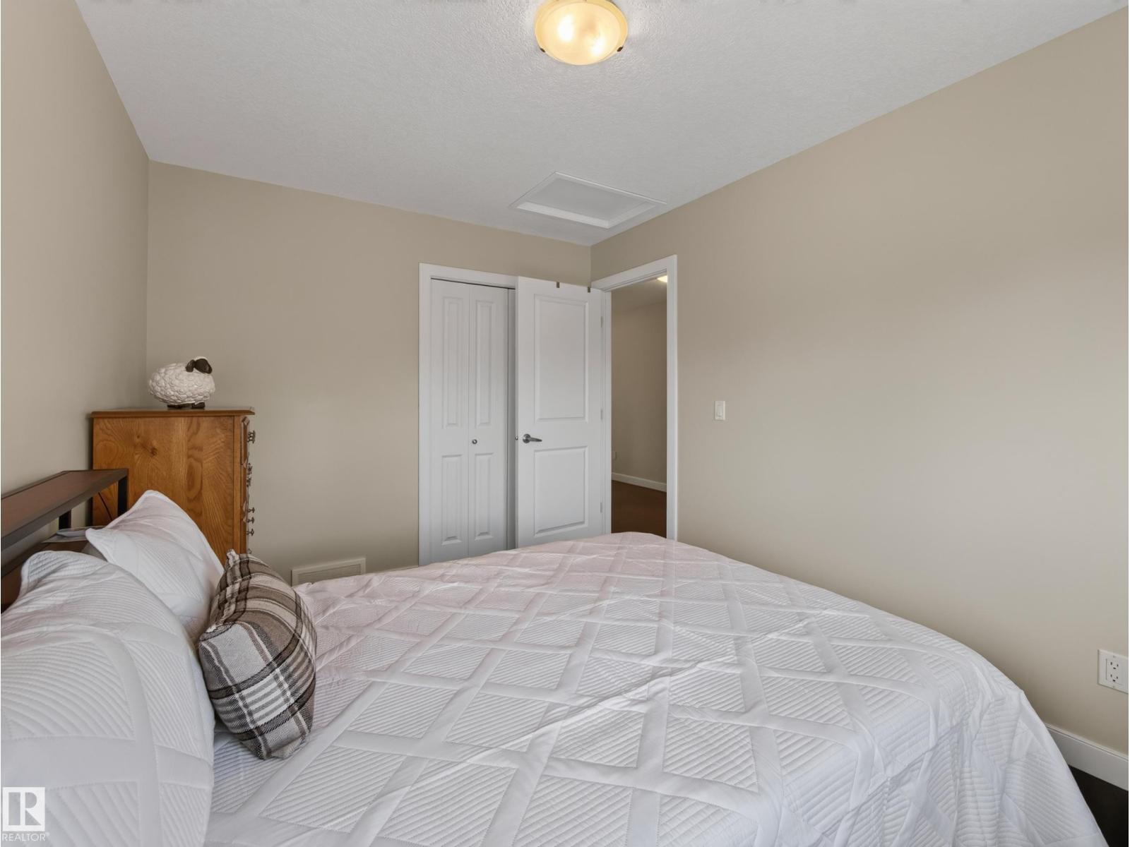 5718 42 St Property Photo 28