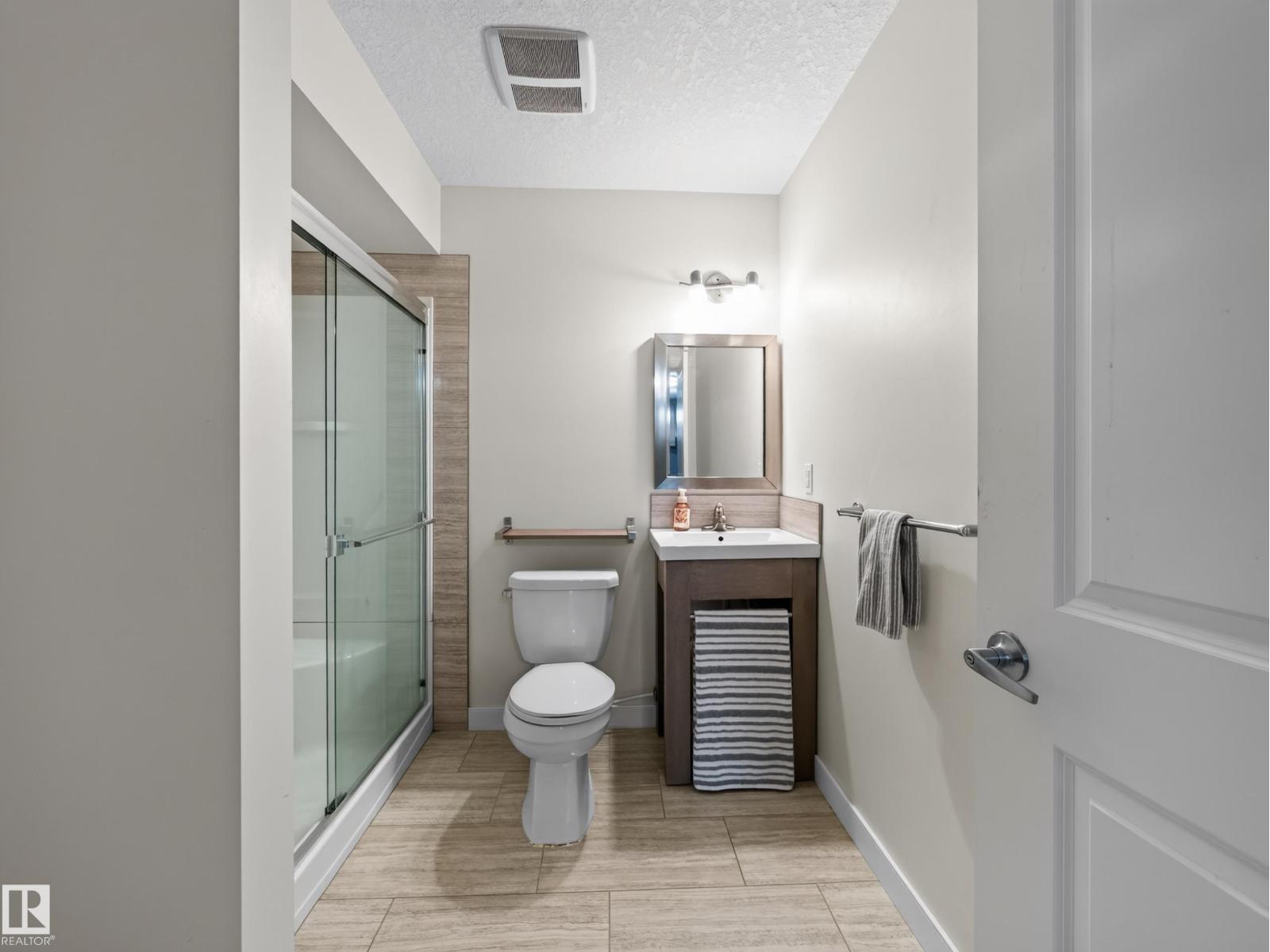 5718 42 St Property Photo 37