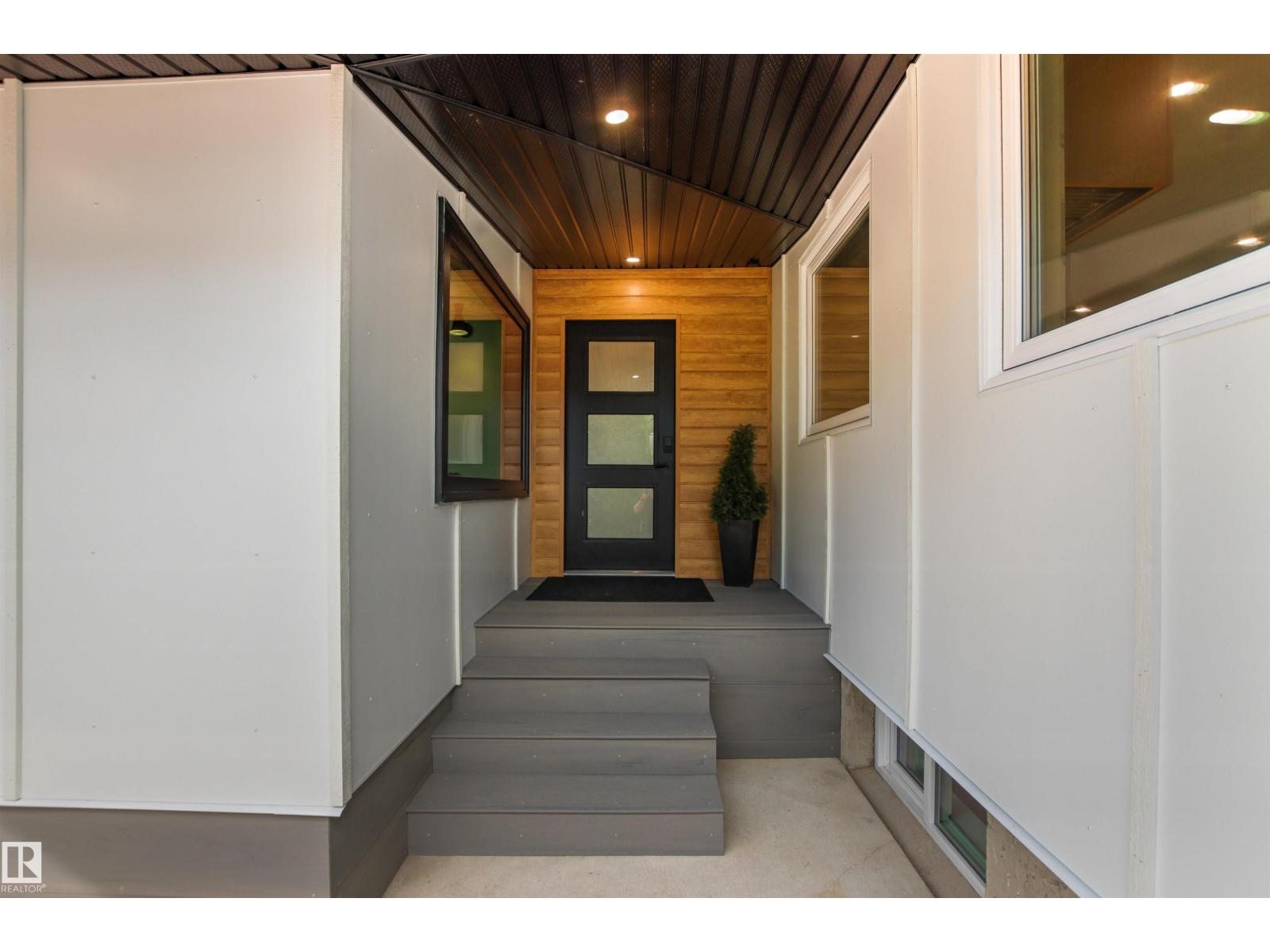 4704 106a Av Nw Property Photo 2