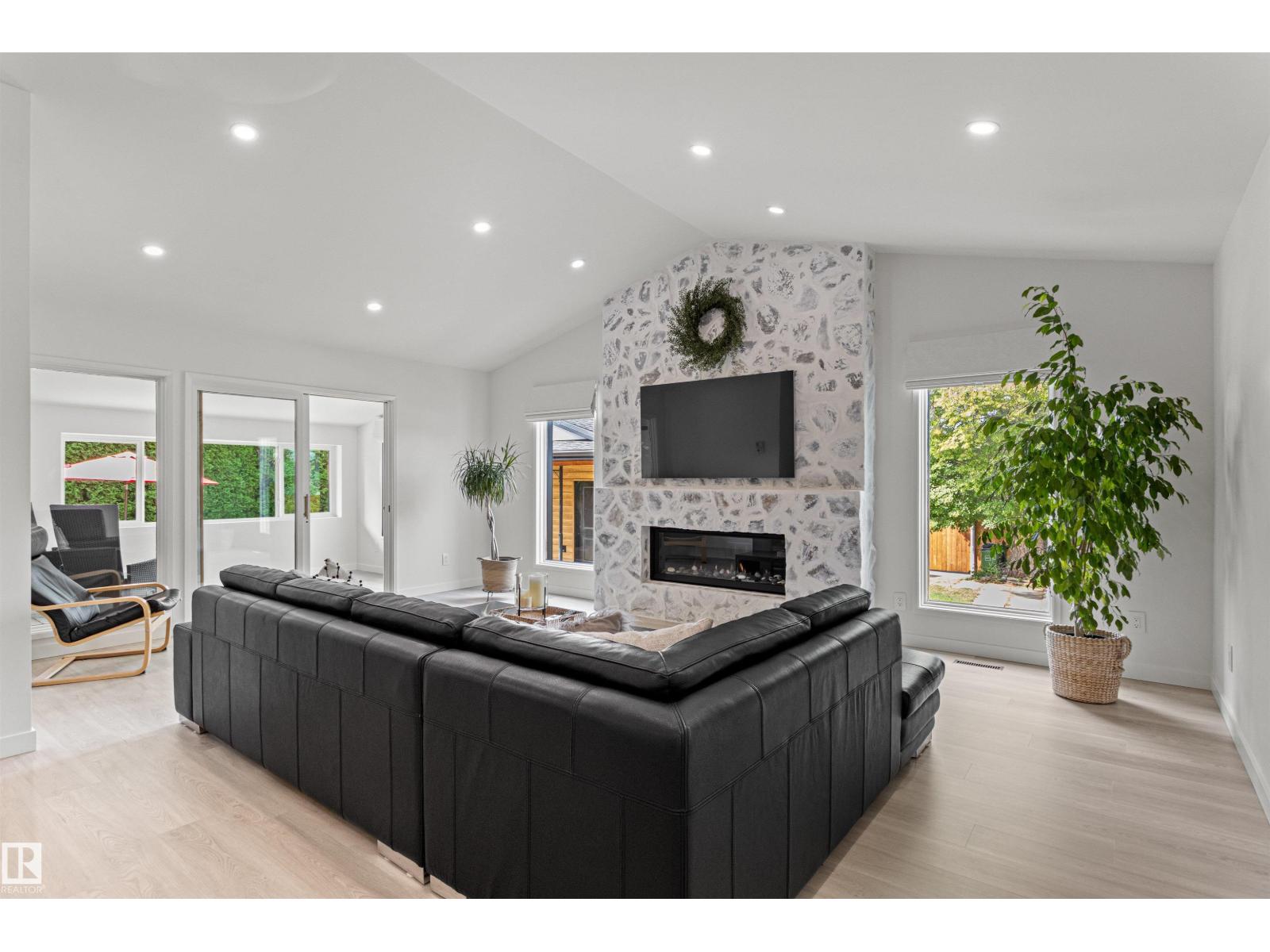 4704 106a Av Nw Property Photo 22
