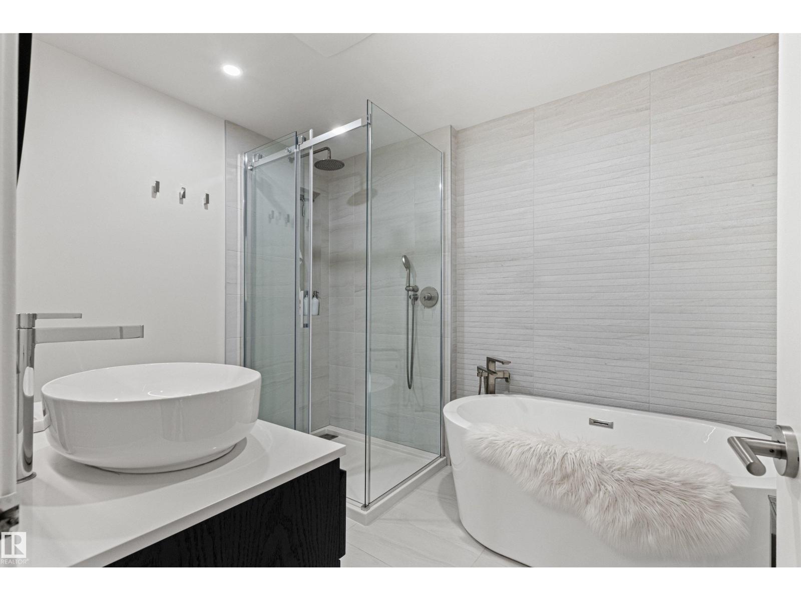 4704 106a Av Nw Property Photo 31