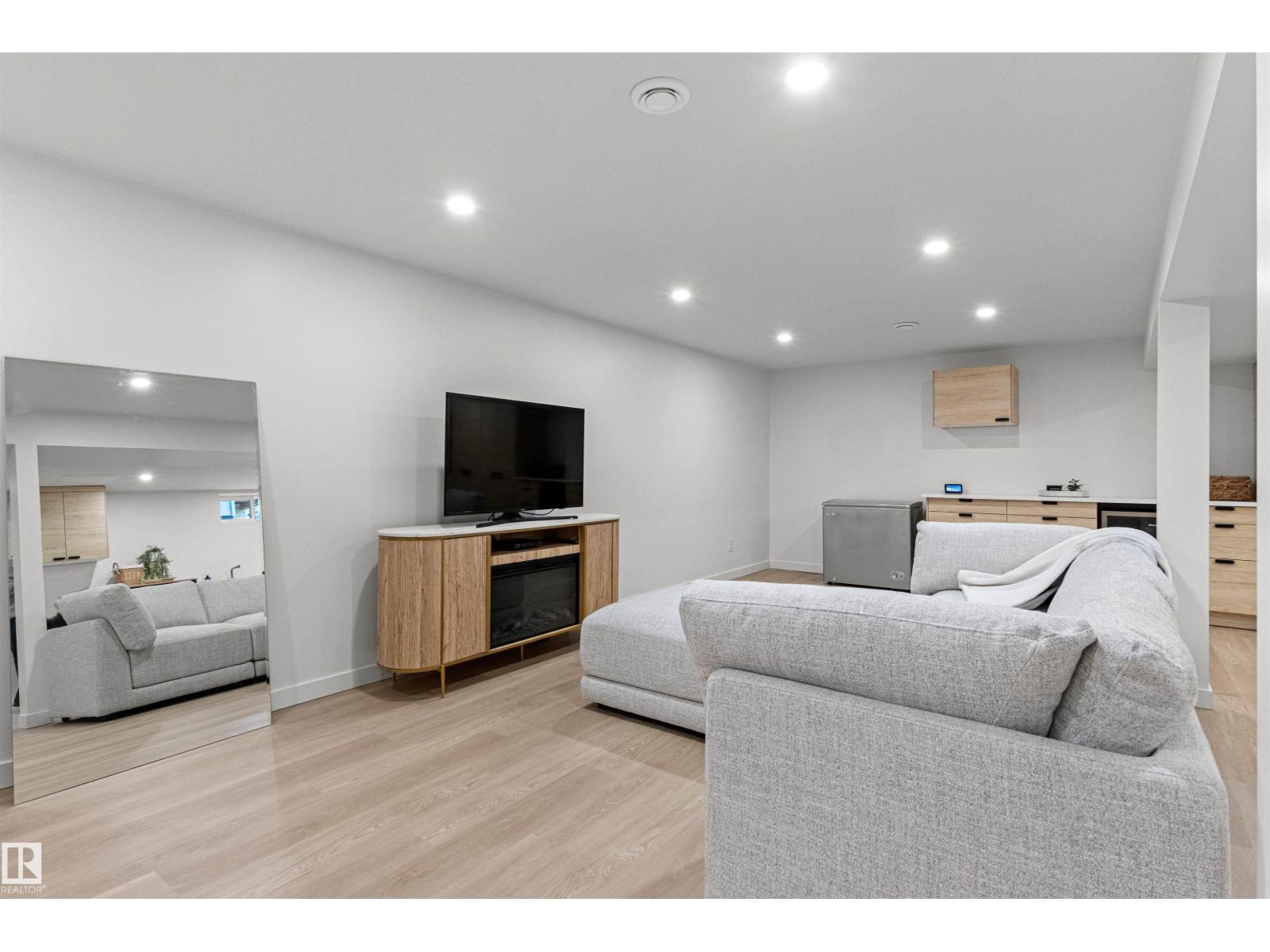 4704 106a Av Nw Property Photo 36