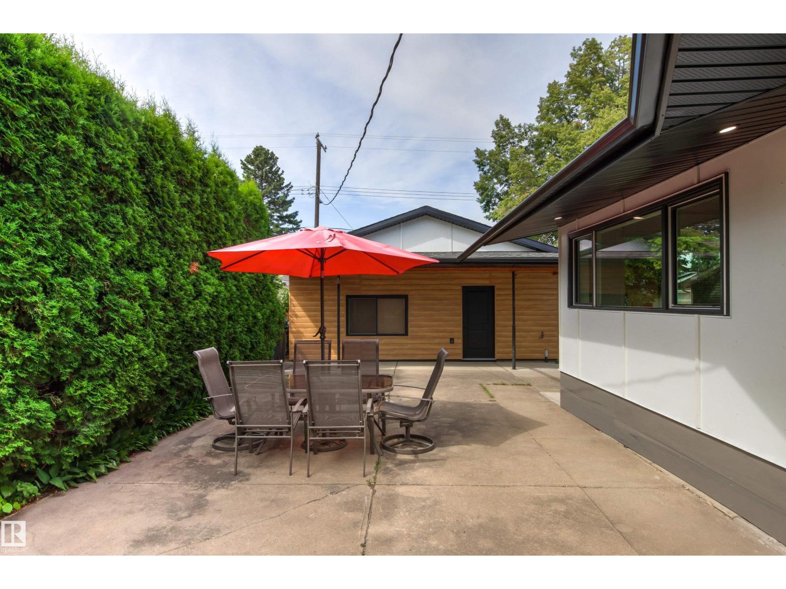 4704 106a Av Nw Property Photo 58
