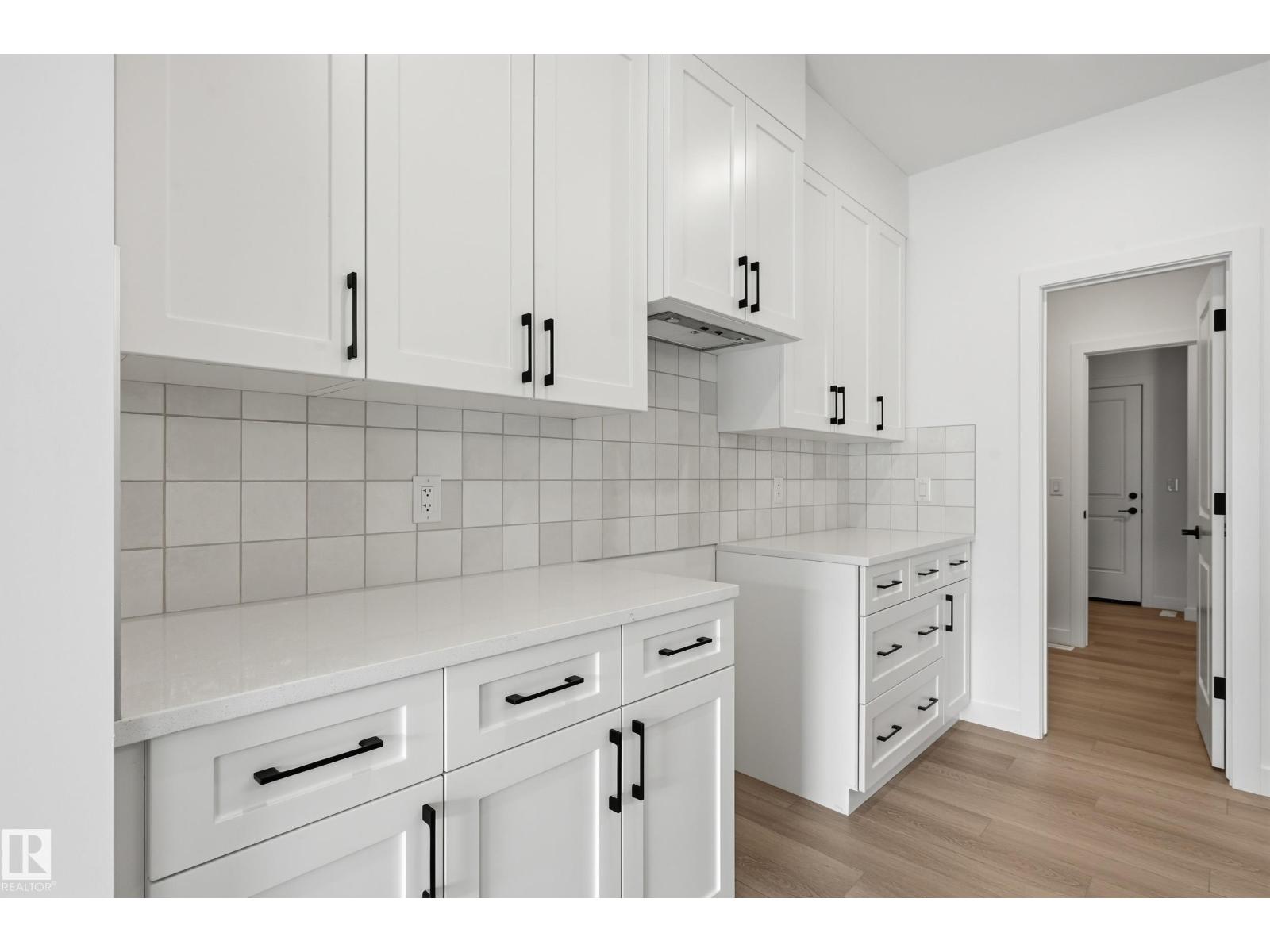 22615 89 Av Nw Property Photo 10