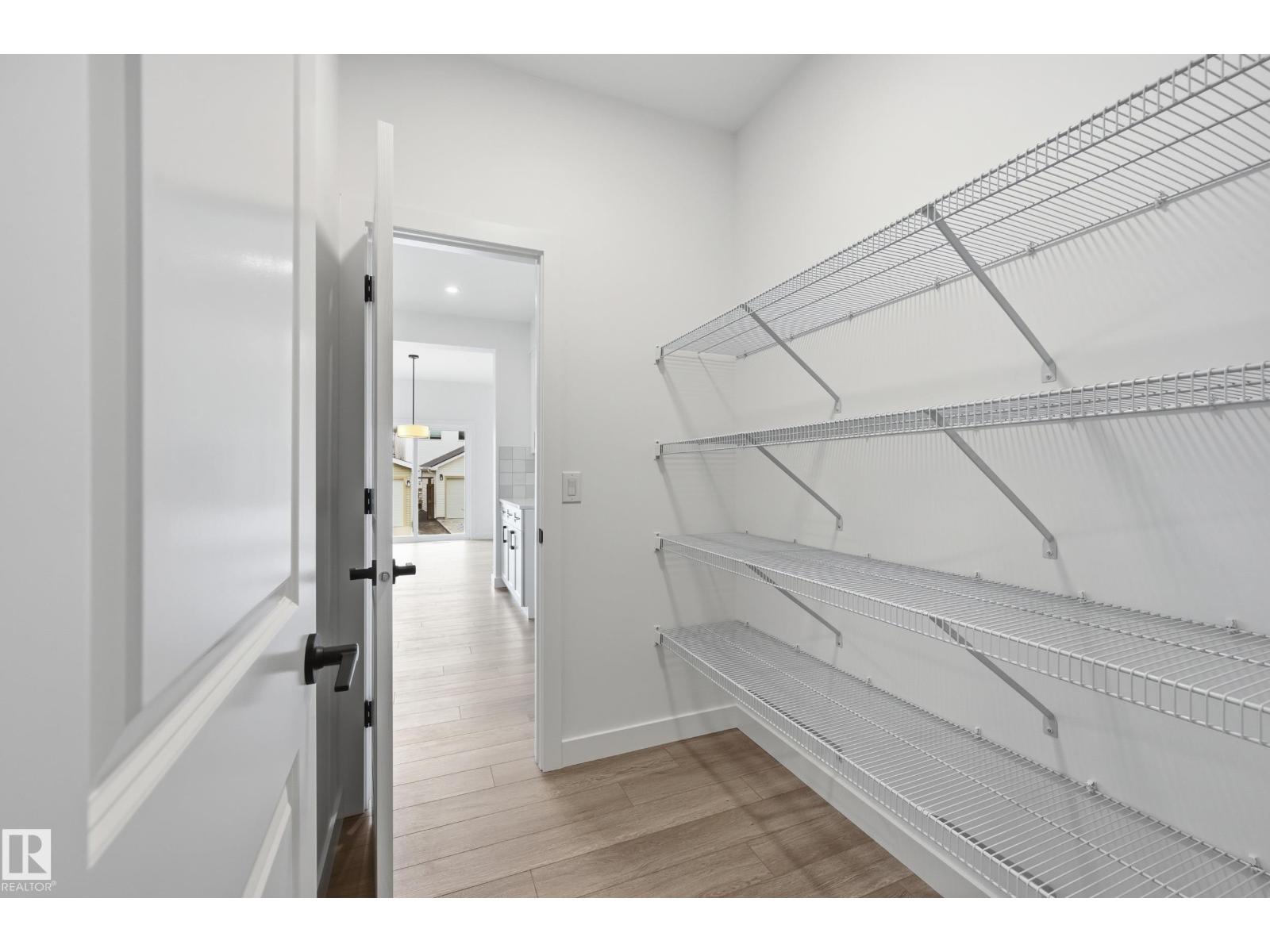 22615 89 Av Nw Property Photo 12