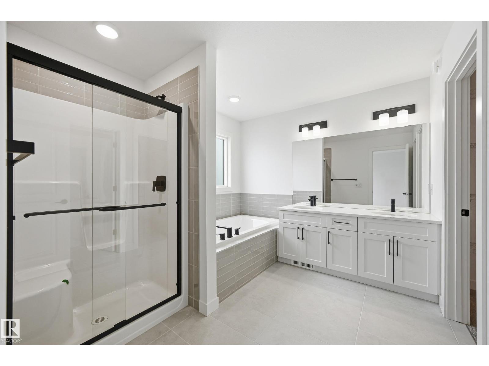 22615 89 Av Nw Property Photo 17