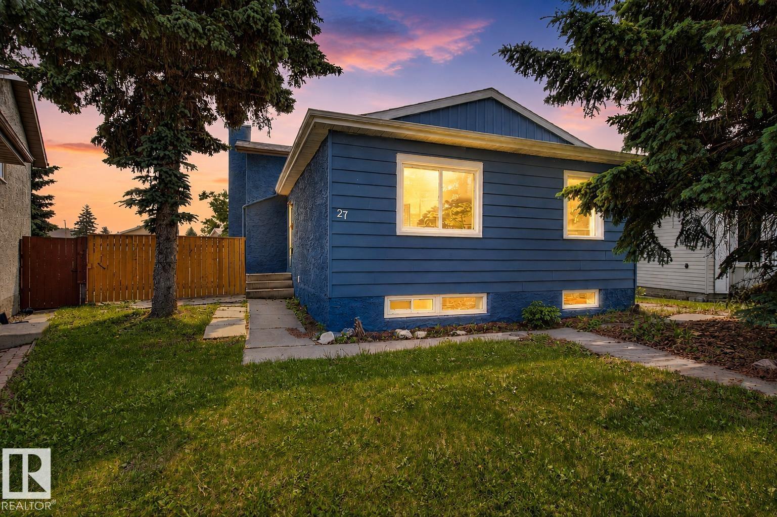 27 KINISKI CR NW Property Photo 1