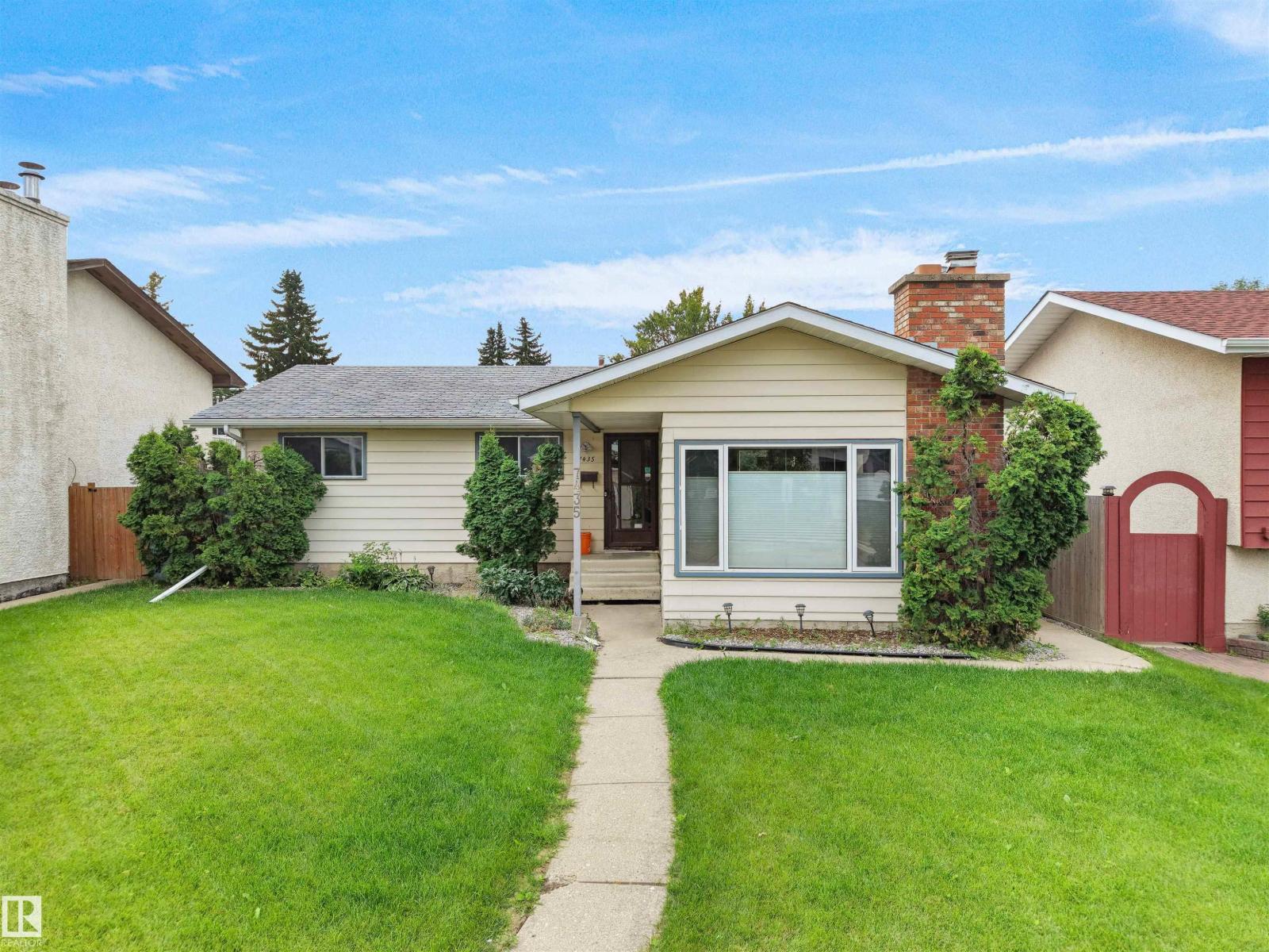 7435 32 AV NW