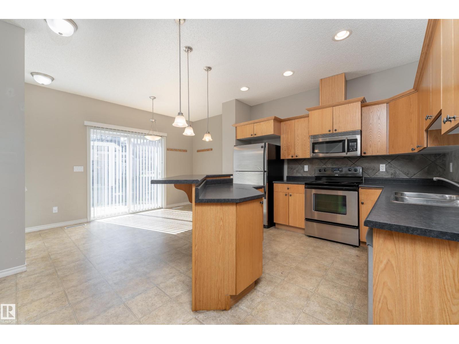 #72 13825 155 Av Nw Property Photo 10