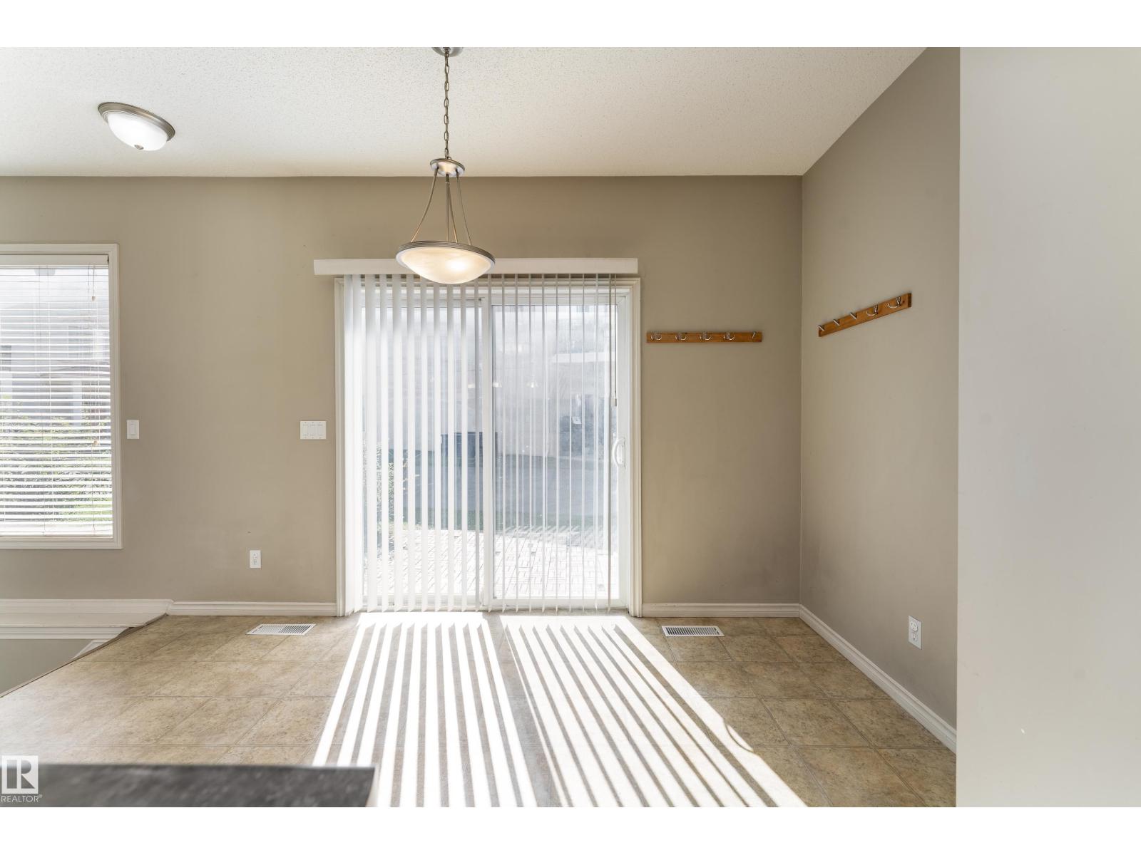 #72 13825 155 Av Nw Property Photo 15