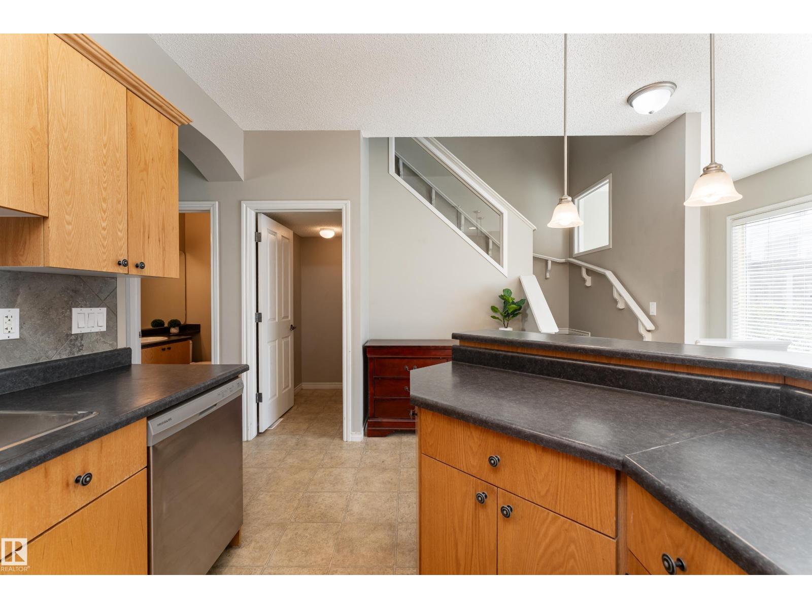 #72 13825 155 Av Nw Property Photo 18