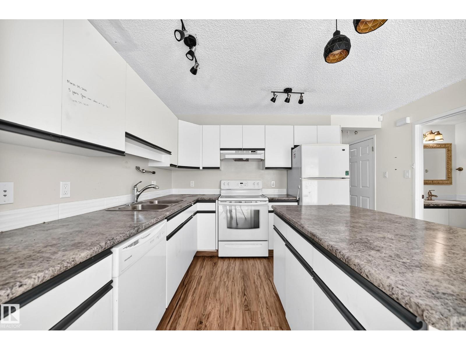 #30 300 Hooper Cr Nw Property Photo 11
