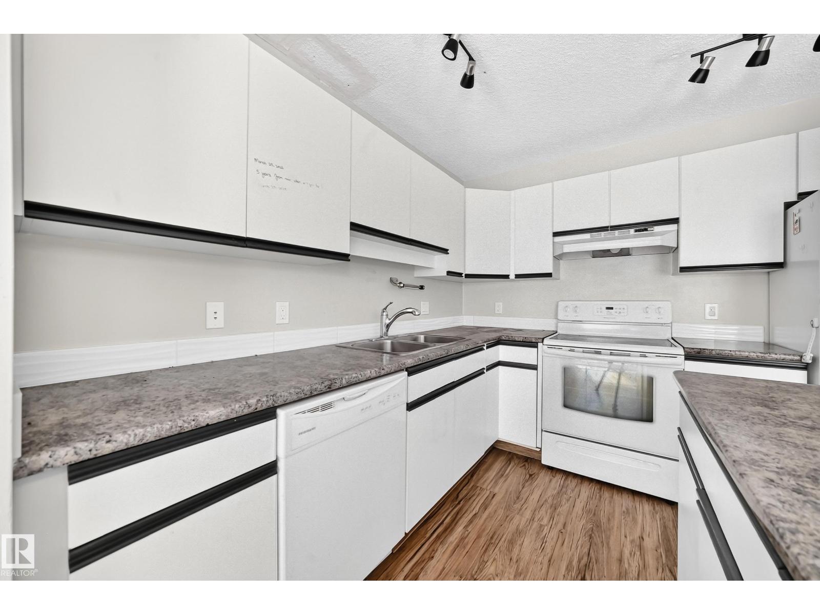 #30 300 Hooper Cr Nw Property Photo 12