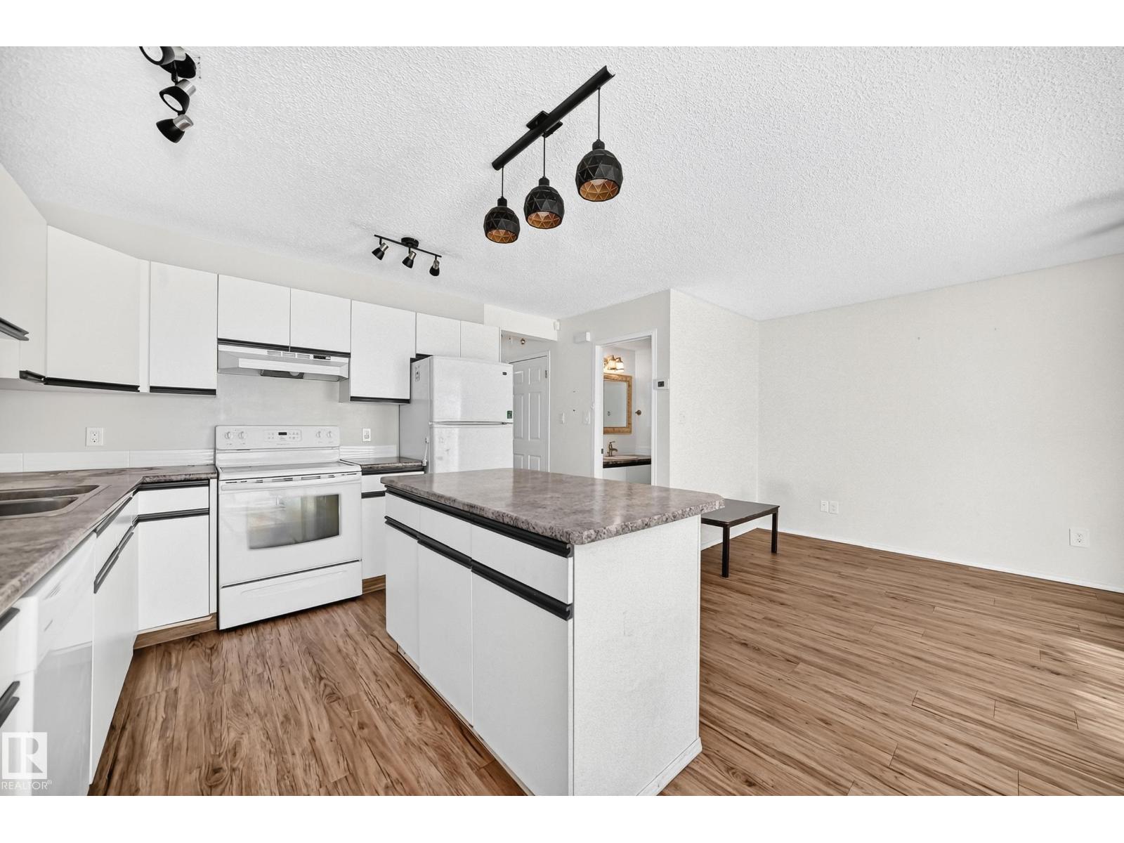 #30 300 Hooper Cr Nw Property Photo 13