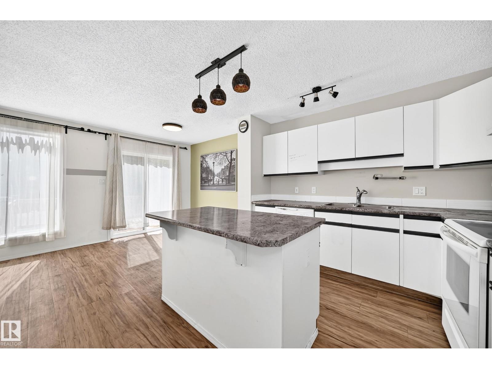#30 300 Hooper Cr Nw Property Photo 16