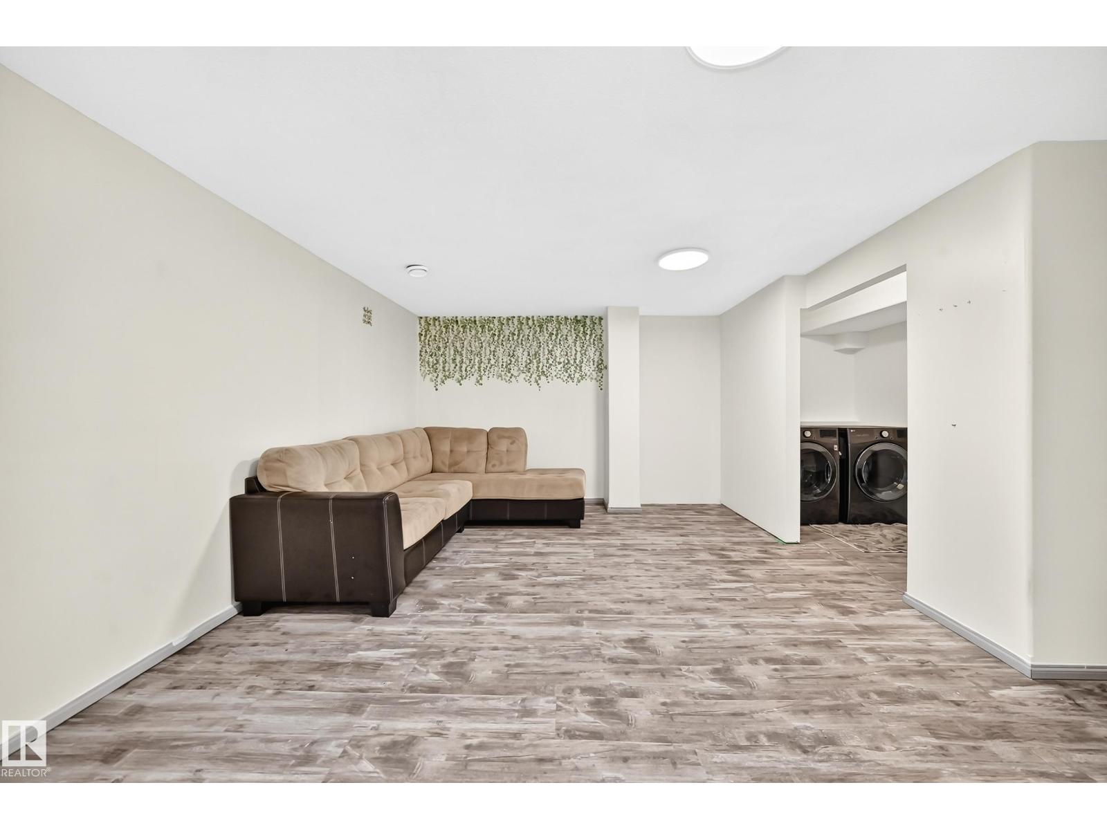 #30 300 Hooper Cr Nw Property Photo 32