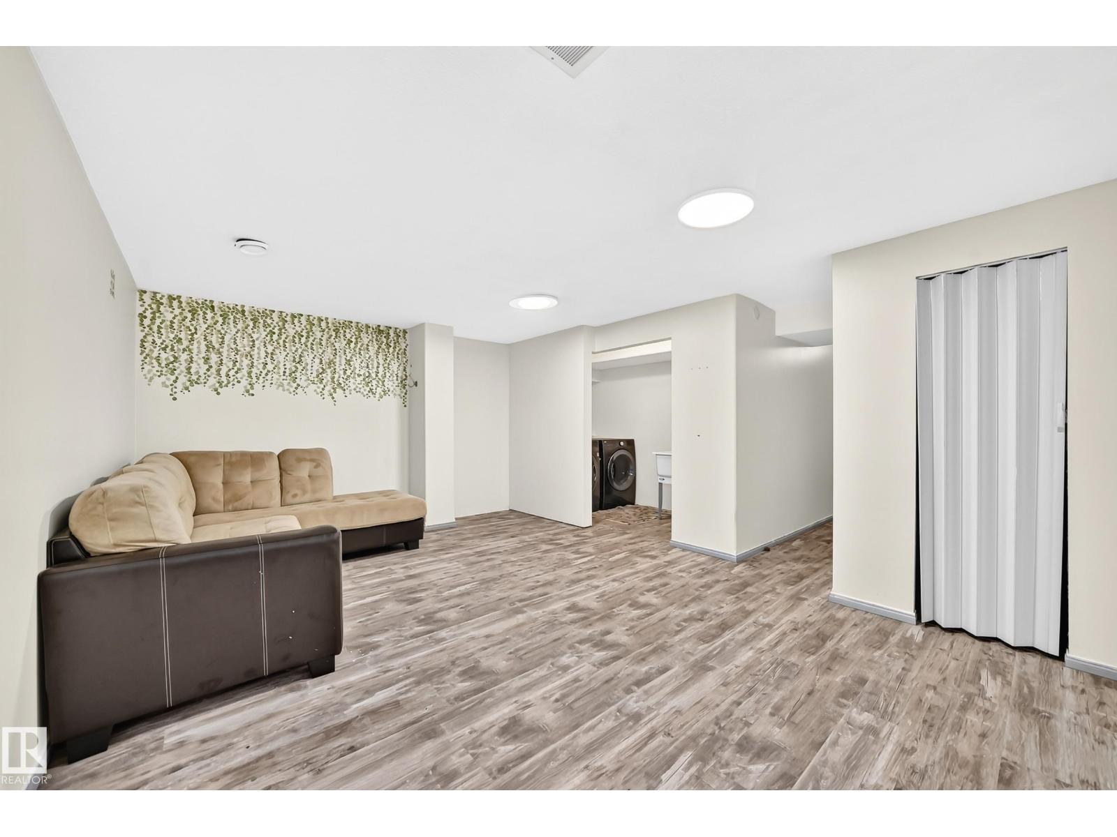 #30 300 Hooper Cr Nw Property Photo 33
