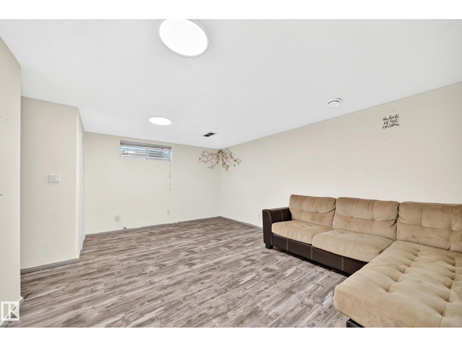 #30 300 Hooper Cr Nw Property Photo 34
