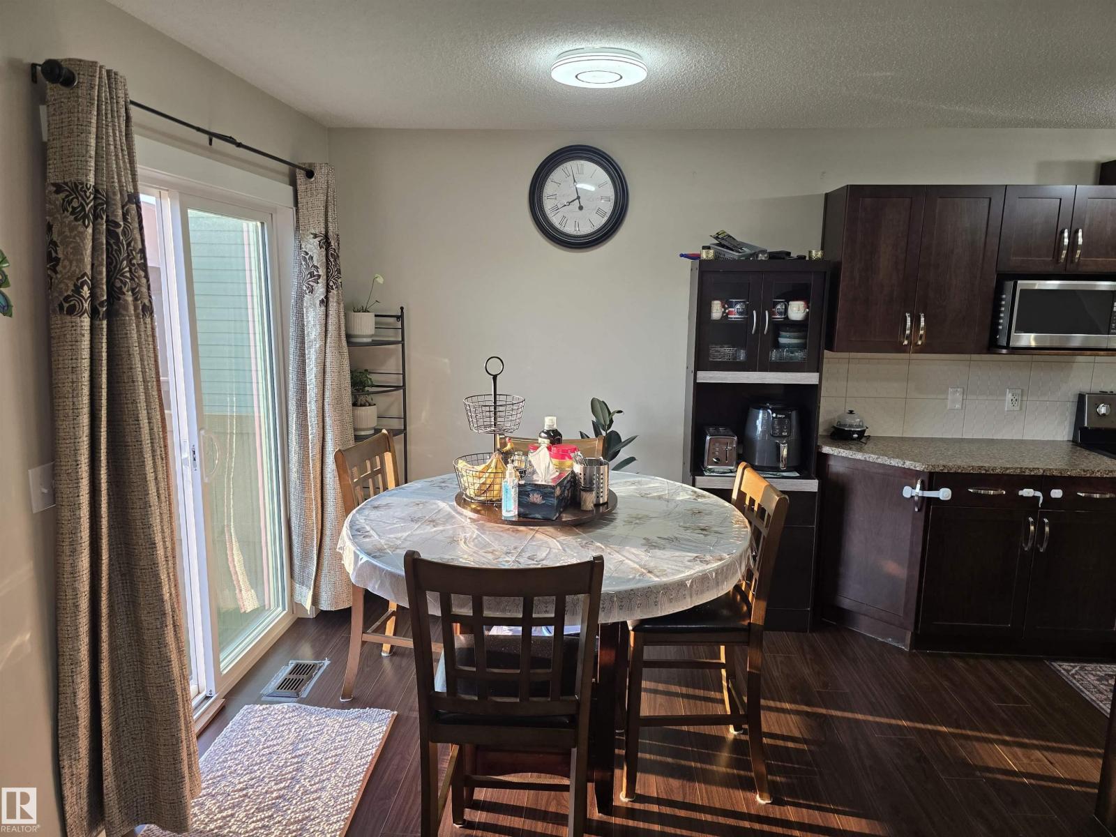 1474 33b St Nw Property Photo 6