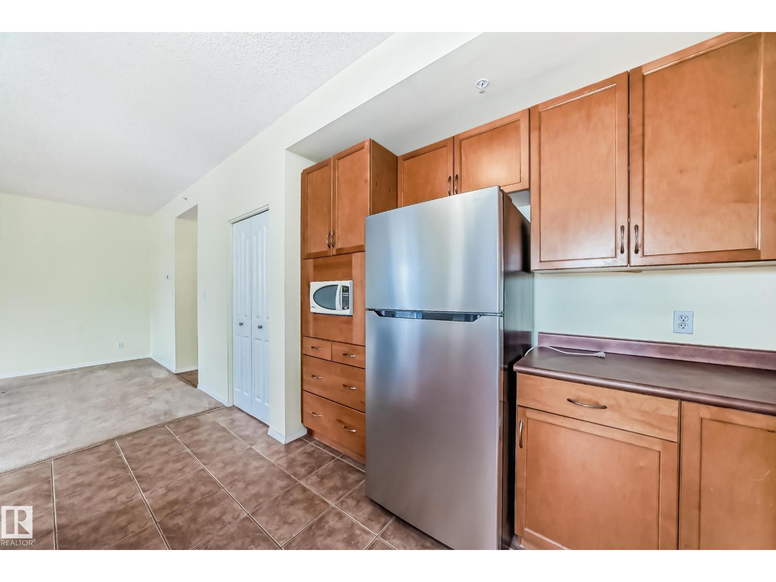 #1003 9707 105 St Nw Property Photo 15