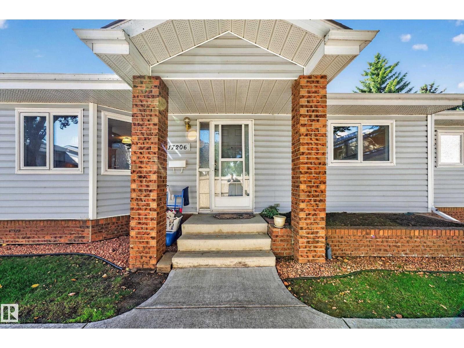 17206 Callingwood Rd Nw Property Photo 1