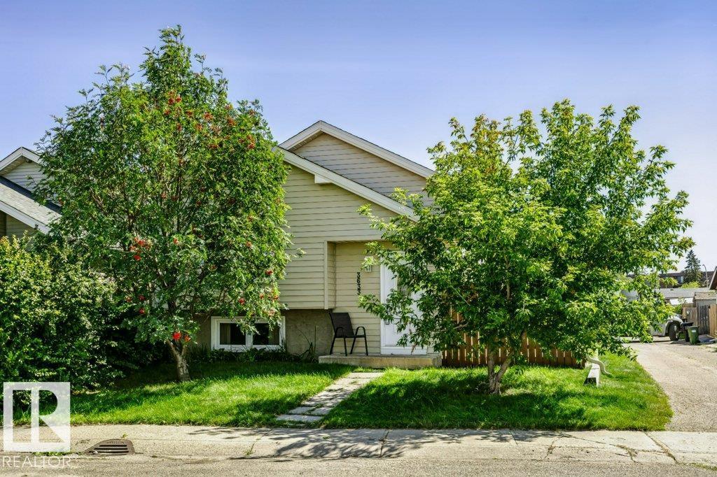 3633 44 AV NW Property Photo 1