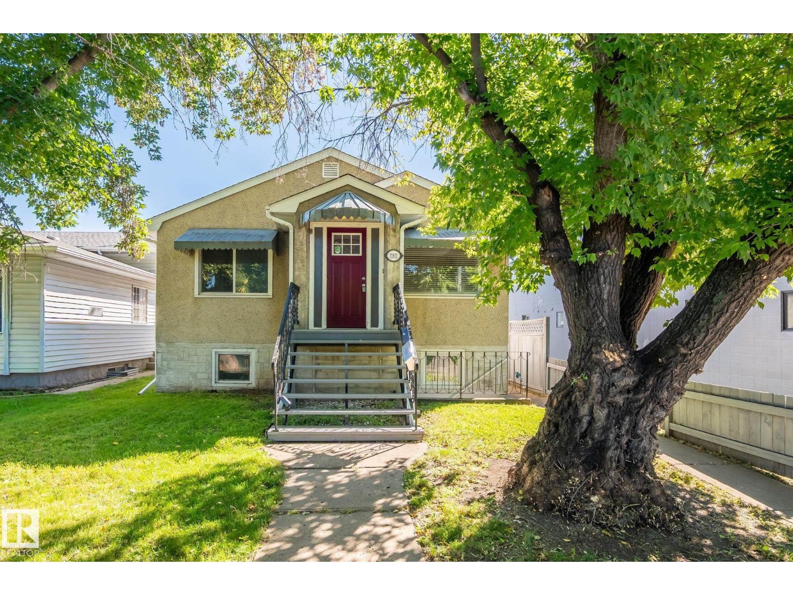 11811 70 ST NW