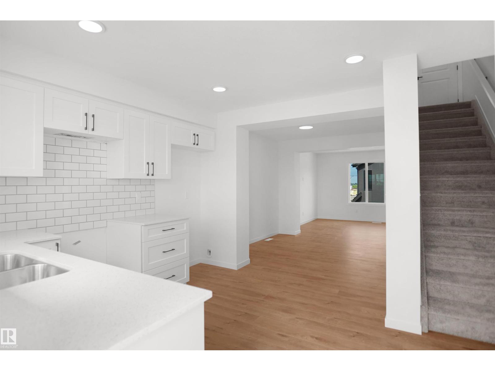 #93 3705 141 St Sw Property Photo 13