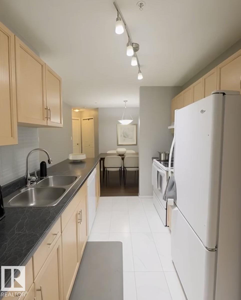 #123 17459 98a Av Nw Property Photo 10