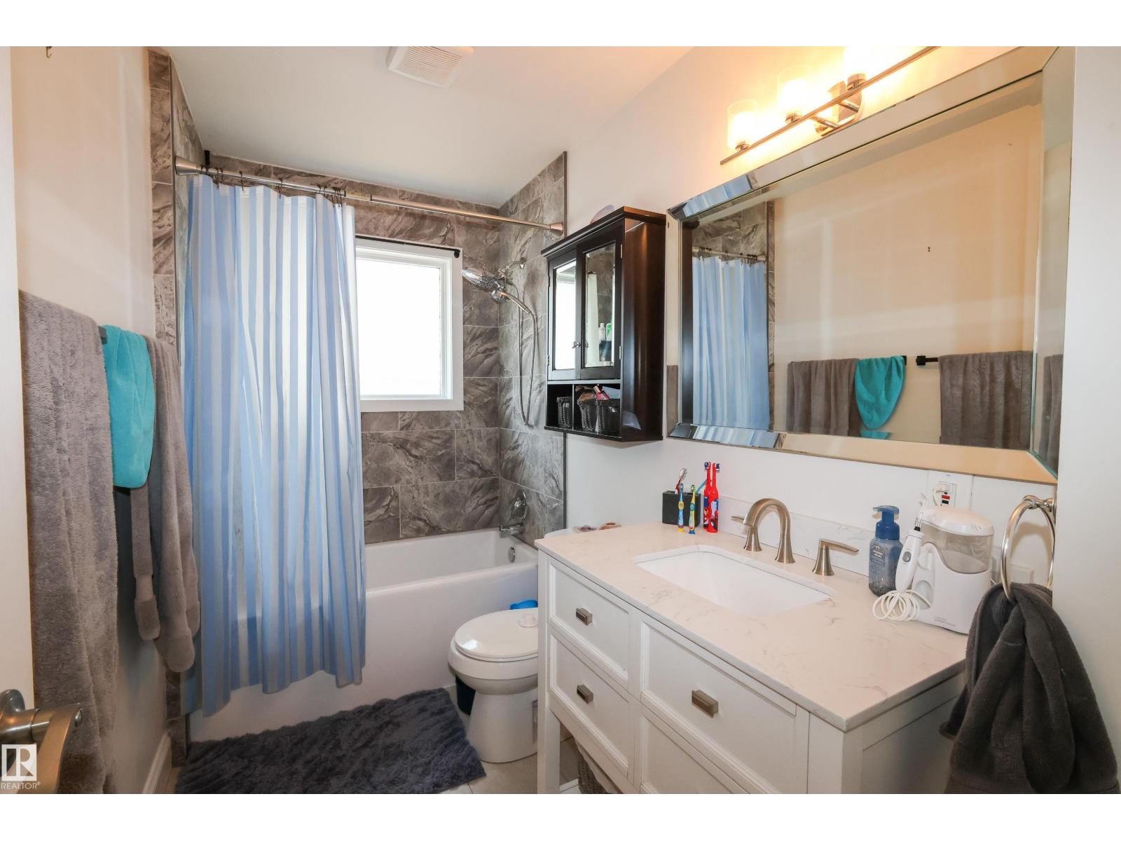 4811 50 St Property Photo 9