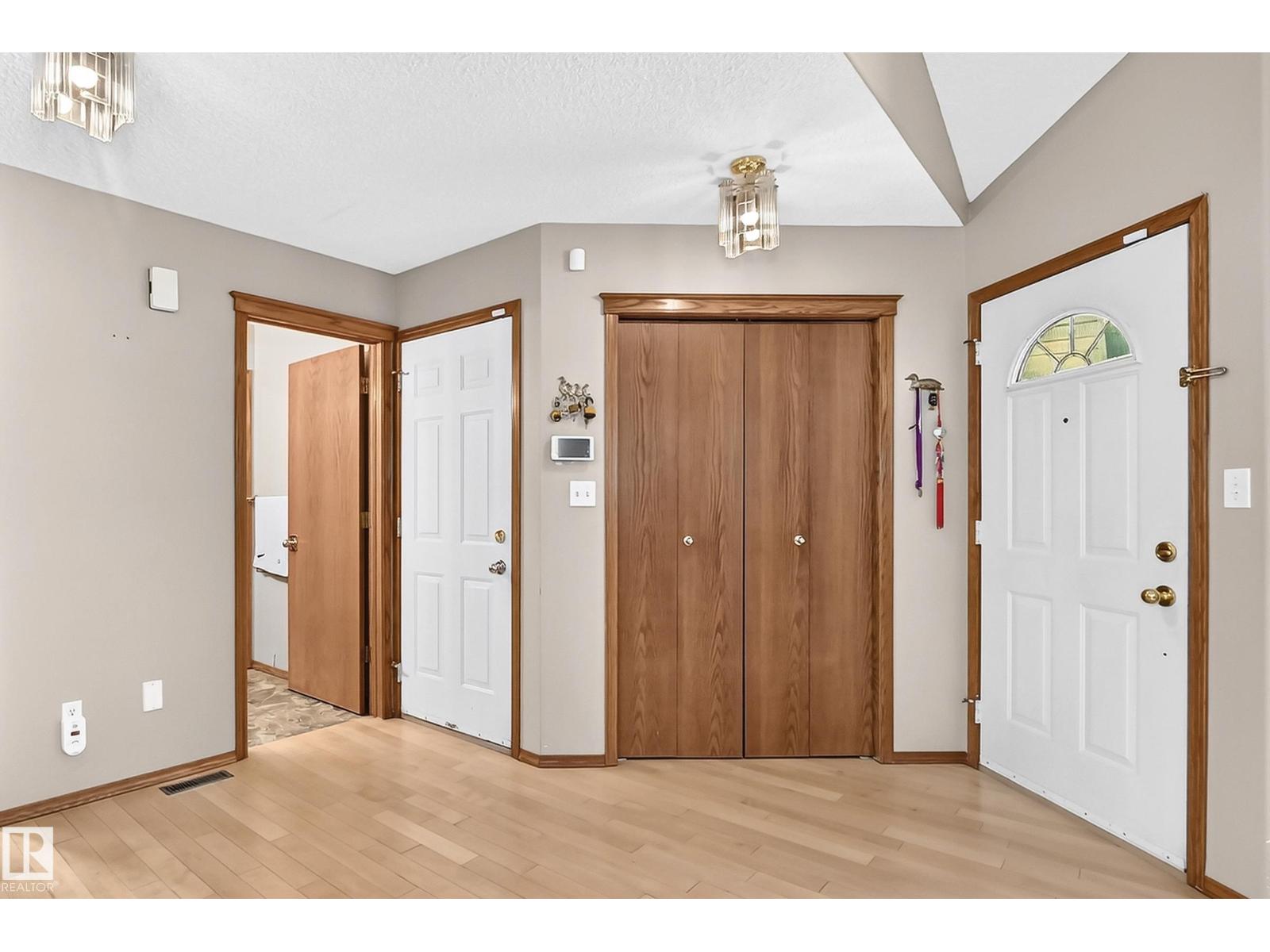 271 Ormsby Rd E Nw Property Photo 5