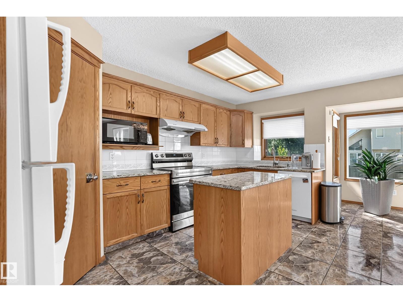 271 Ormsby Rd E Nw Property Photo 12