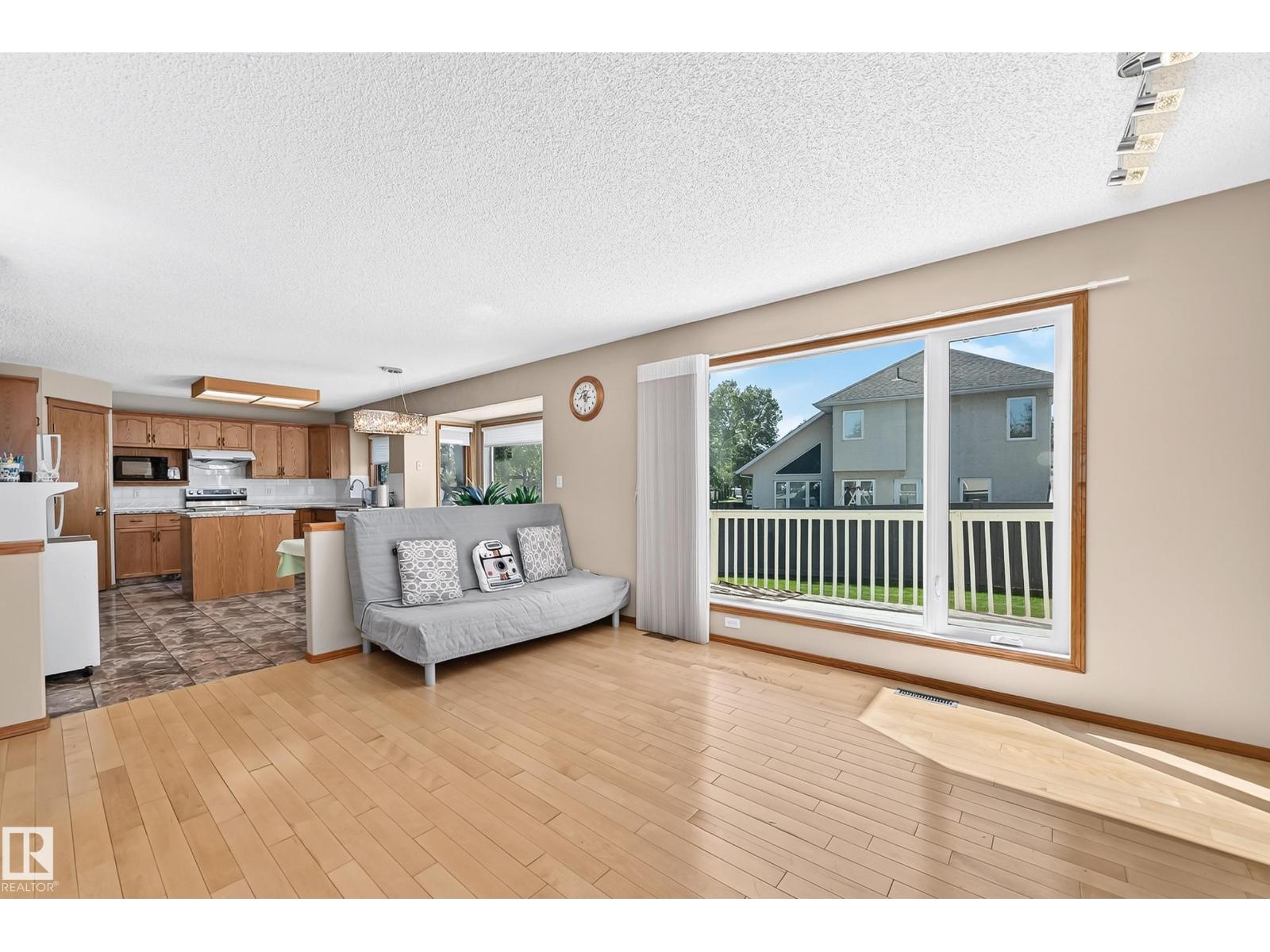 271 Ormsby Rd E Nw Property Photo 19