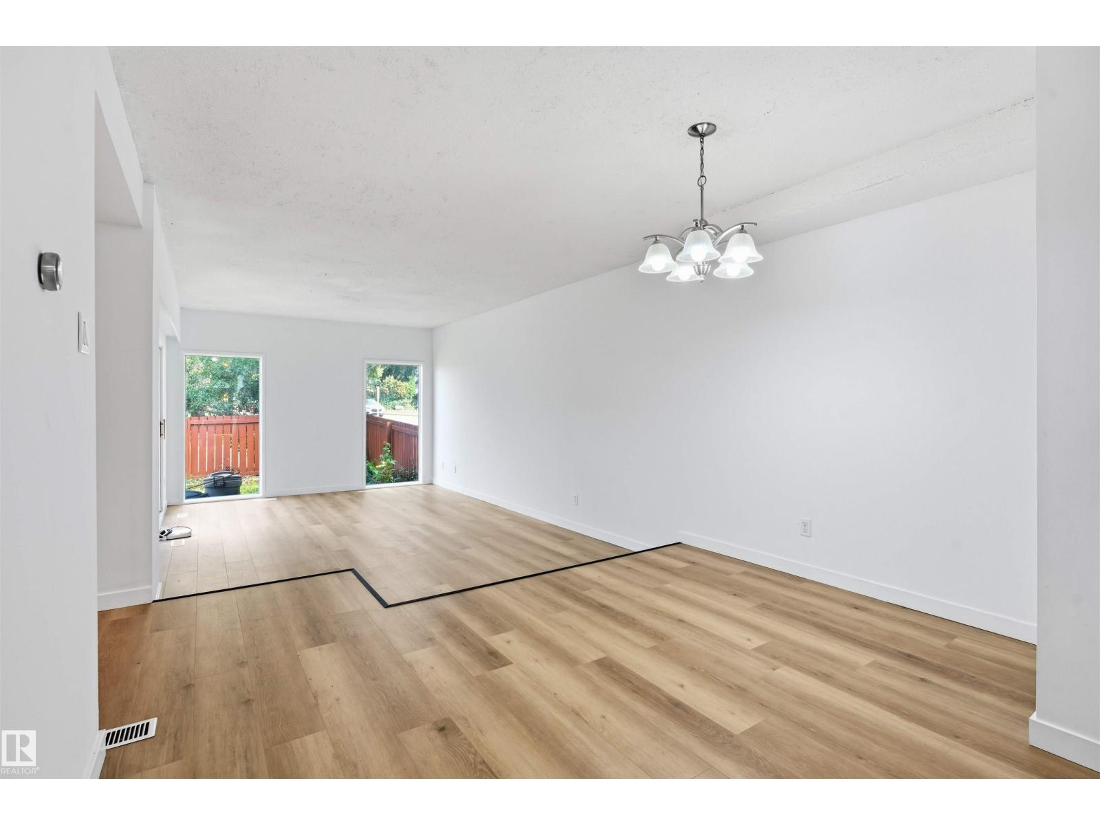 6804 36a Av Nw Property Photo 9