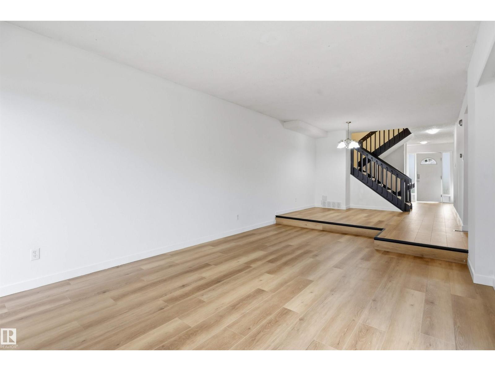 6804 36a Av Nw Property Photo 10